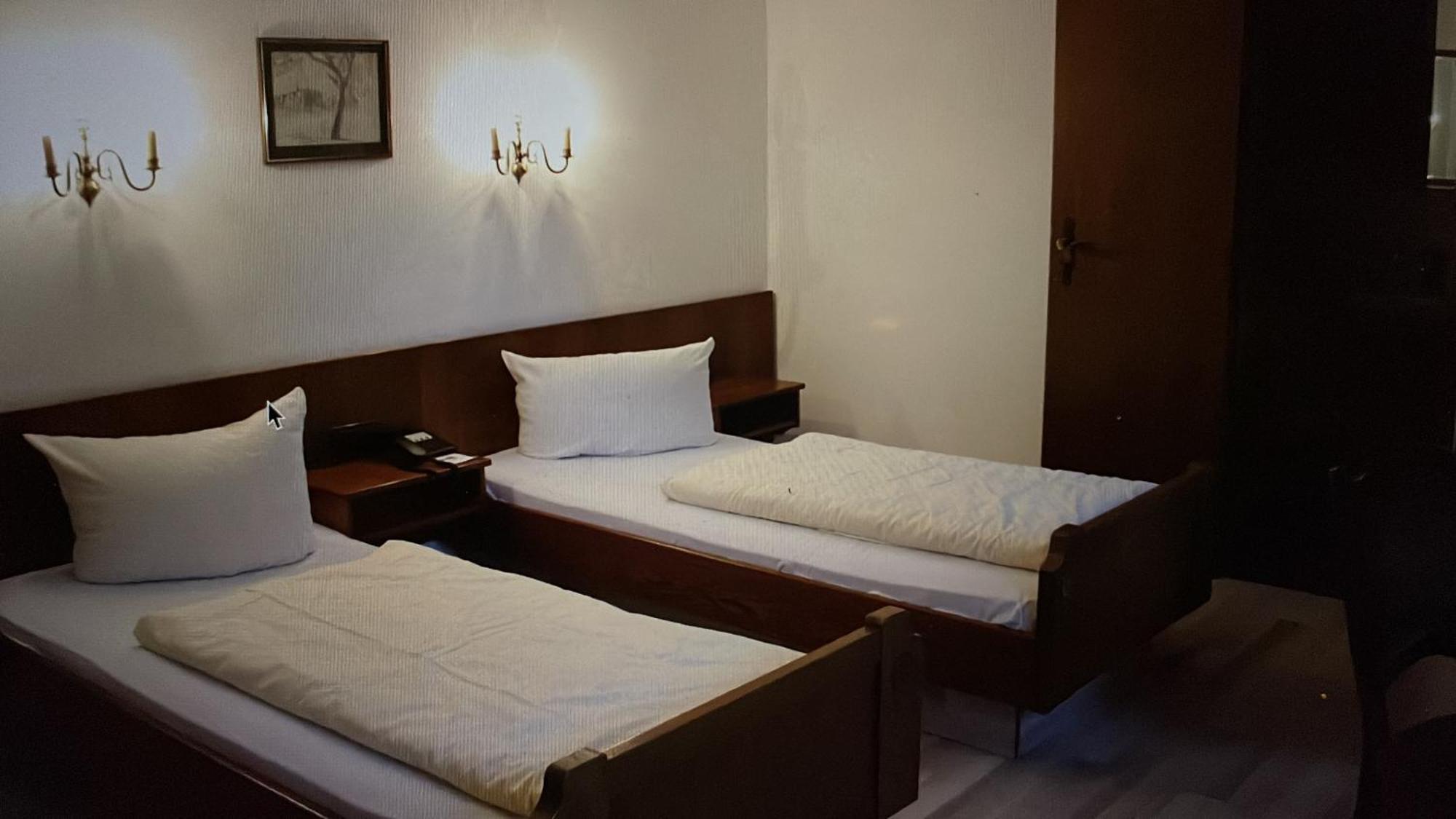 Landhotel Sickinger Hof วัลล์ดอร์ฟ ภายนอก รูปภาพ
