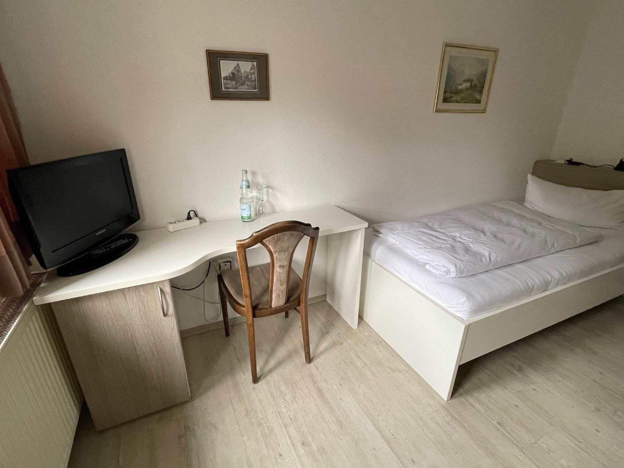 Landhotel Sickinger Hof วัลล์ดอร์ฟ ภายนอก รูปภาพ